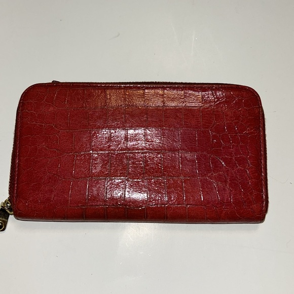 Miu Miu Red Croc-Embossed Zip Wallet - Picture 12 of 12